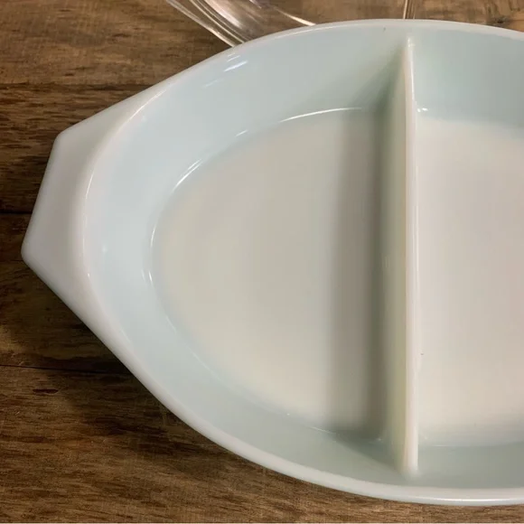 Vintage Pyrex Blue Snowflake Divided Casserole Dish - Picture 6 of 12